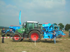 Lemken Feldtag auf unserem Hof 2009 (4).JPG